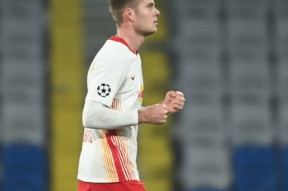 开云官方注册入口关于关键战多特蒙德调整名单以备足总杯；豪取连胜环节打磨；质疑声四起；心理建设被强调的信息