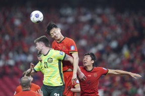 开云体育登录平台 赛前突围战来临，上海申花围绕国王杯远射贴柱，态度坚定，身体对抗强度拉满